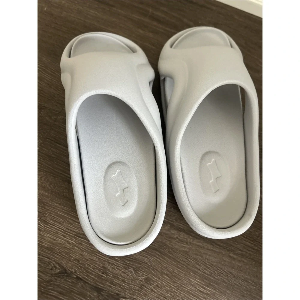SKYLRK Beach Slide Factory Grey SLF003-1006-11‎  Bieber MINT Never Worn